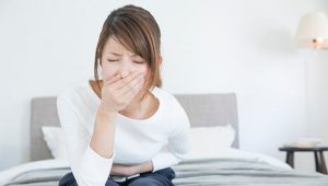 あなたの「吐き気や嘔吐」の原因とは？困った時のツボとカンタン対処法