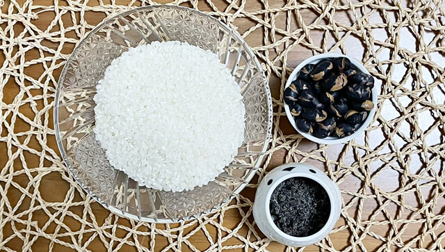 塩昆布と煎り黒豆の炊き込みご飯の材料