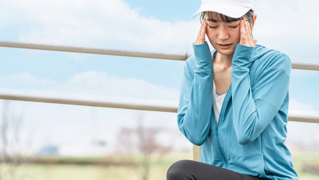 頭痛・目の奥の痛み・首こり。あなたの頭痛は「気滞」「瘀血」の複合タイプかも？ 漢方でのアプローチ方法とは