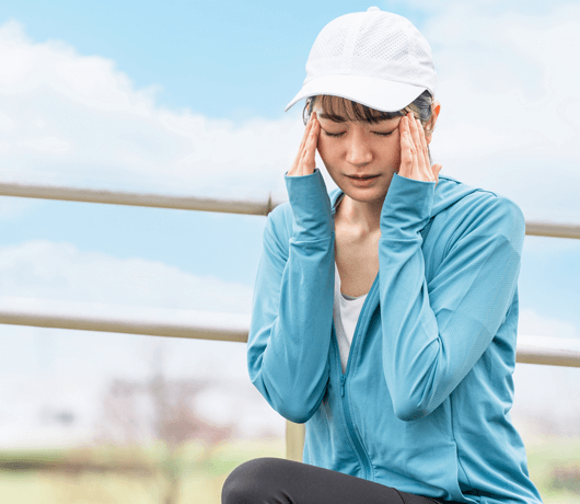 頭痛・目の奥の痛み・首こり。あなたの頭痛は「気滞」「瘀血」の複合タイプかも？ 漢方でのアプローチ方法とは