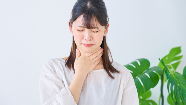 喉の異物感があるのはなぜ？漢方で考える季節の変わり目とストレスの関係