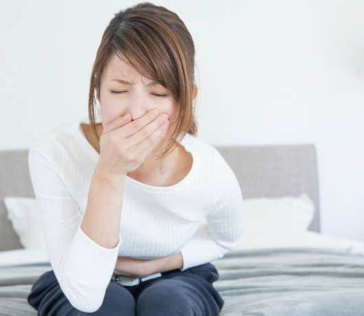あなたの「吐き気や嘔吐」の原因とは？困った時のツボとカンタン対処法