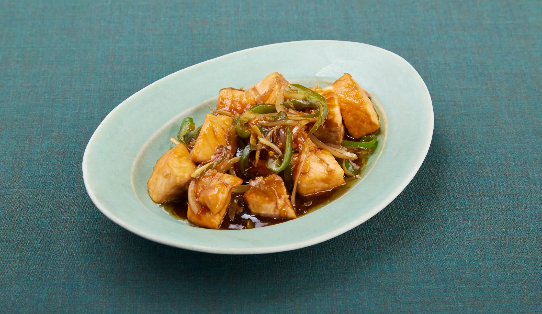 サーモンと針生姜の黒酢炒め