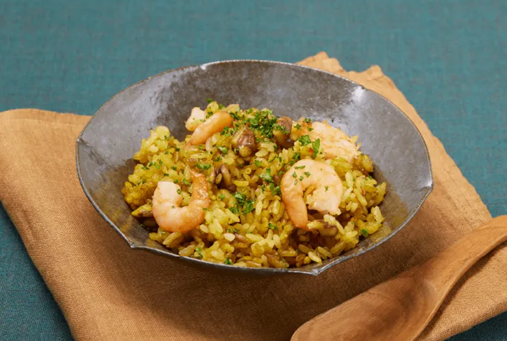 海老とくるみのターメリックライス