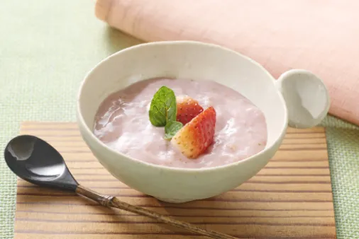 いちごのミルクふるふる