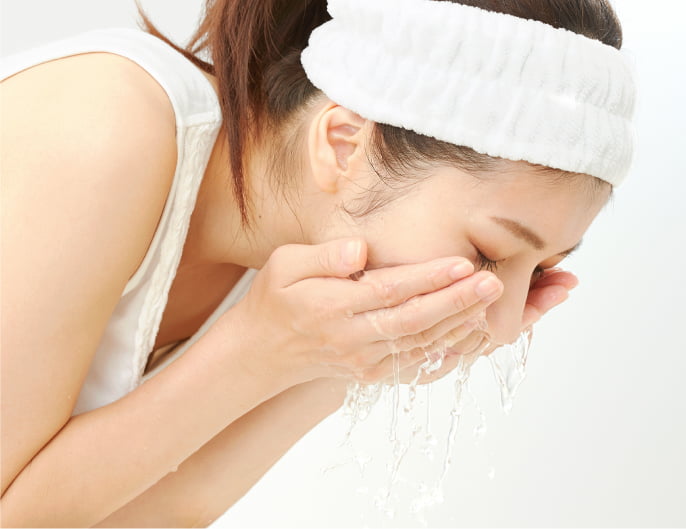 乾燥肌に優しい洗顔方法や洗顔料の選び方とは