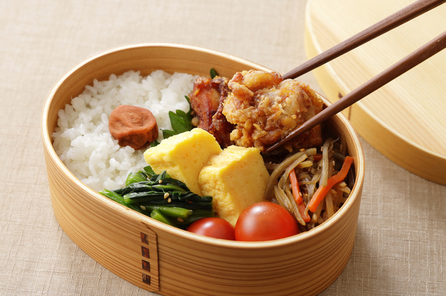 “平日のお昼ごはん”篇(Vol.100) 